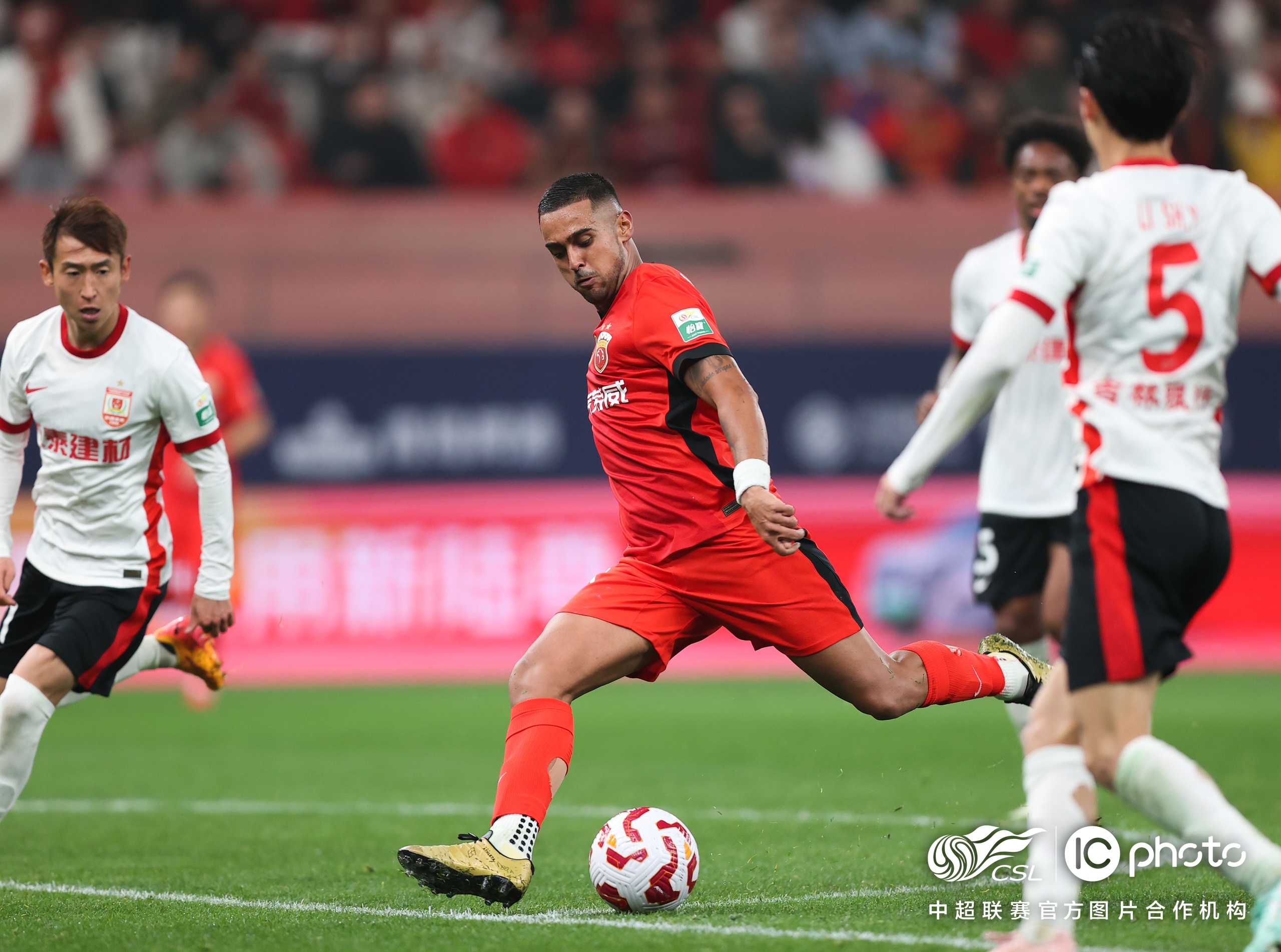 kpl竞猜投注 -今晨浙江队备战葡超，防线松动细节曝光，气氛紧张，轮换策略成焦点(战术队形图解)